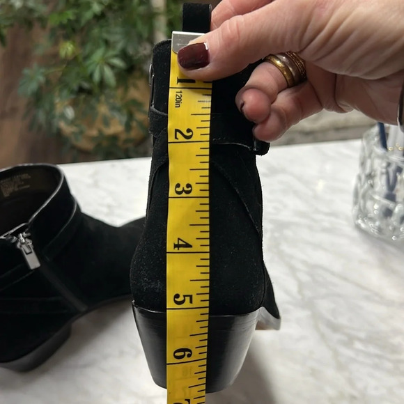 Banana Republic Black Suede size 9M - Picture 9 of 10